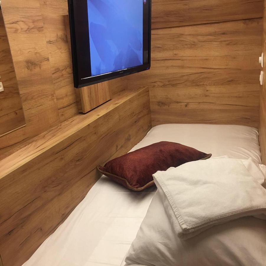 Capsule Hostel Top Wenceslas Square Praha Eksteriør bilde